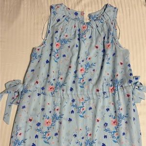 Sleeveless Juicy Couture midi dress. Has high waist with ties